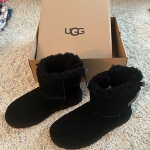 New! Ugg black mini continuity bow boots